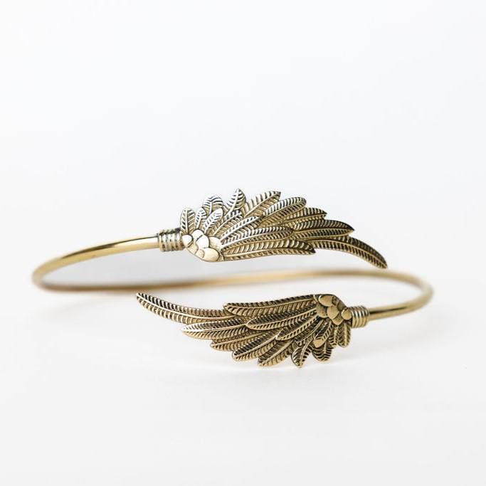 Offener Armreif Mit Flügelmotiv, Handgefertigt Aus Messing Open Bangle Offener Armreif Mit Flügelmotiv, Handgefertigt Aus Messing Open Bangle von Mahdu