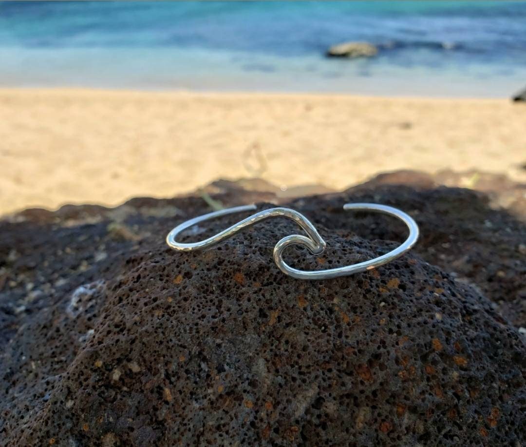 Wave Armreif Aus Sterling Silber Made in Hawaii Wave Armreif Aus Sterling Silber Made in Hawaii von MahinaSpirit