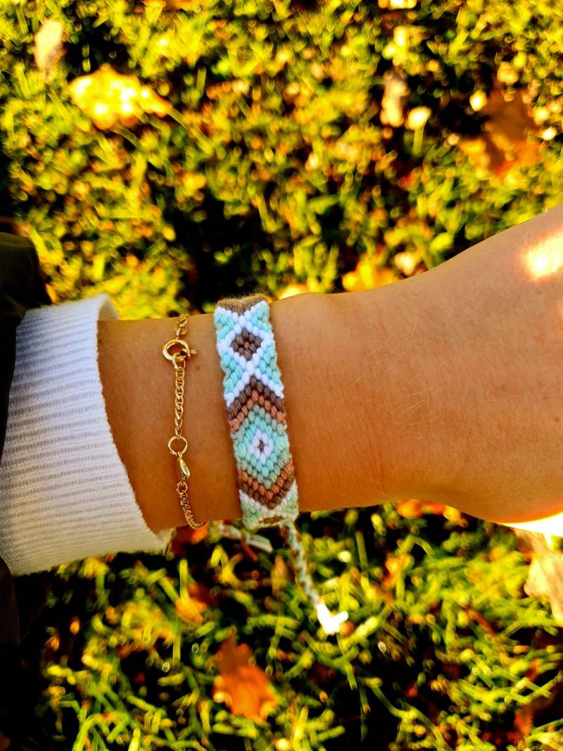 Boho Surfer Strand Geknüpftes Armband/Hippie Festival Freundschaftsarmband von Mahjalo