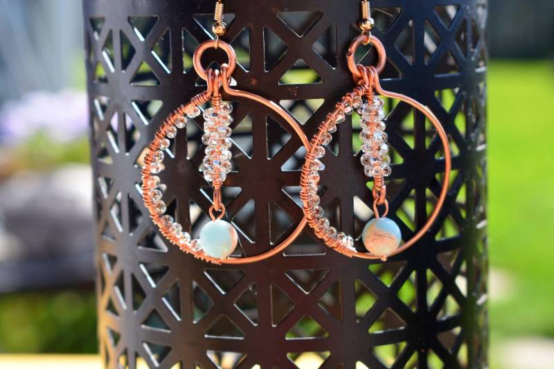 Blauer Opal Und Kupfer Ohrringe von MaidenMetalShop