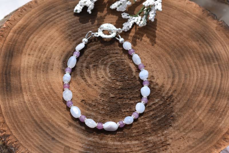 Blue Lace Agate Und Lavender Quarz Armband Blue Lace Agate Und Lavender Quarz Armband von MaidenMetalShop
