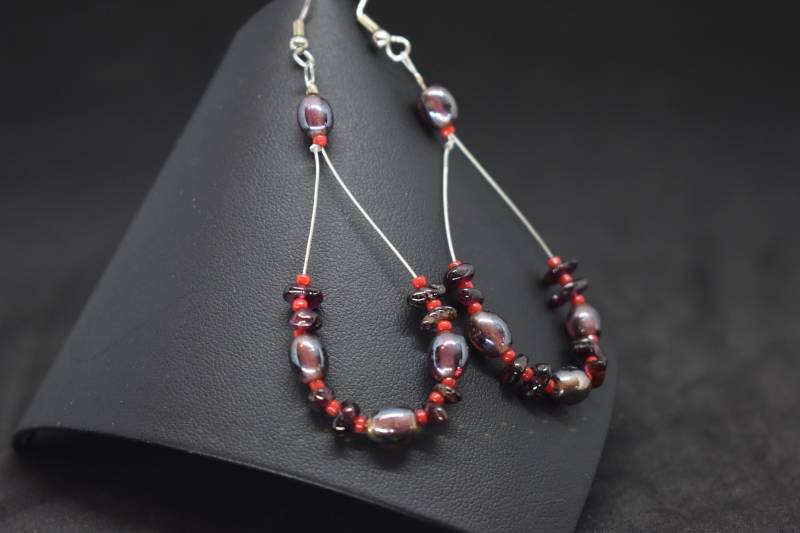 Garnets Und Red Lampwork Perlen Ohrringe Garnets Und Red Lampwork Perlen Ohrringe von MaidenMetalShop