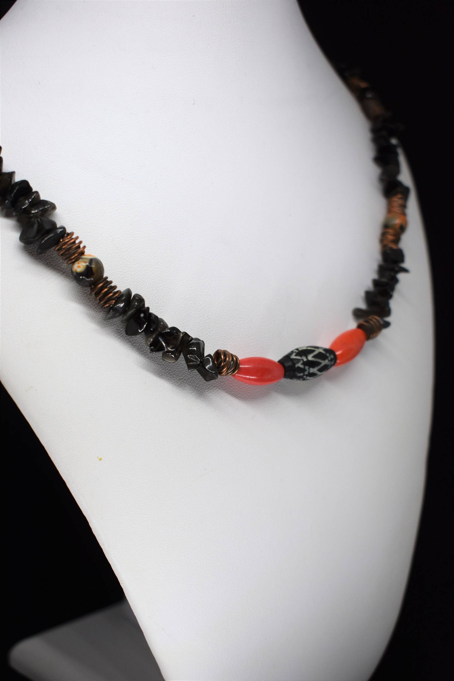 Herrenart Koral, Jasper Und Obsidian Chip Halskette Herrenart Koral, Jasper Und Obsidian Chip Halskette von MaidenMetalShop