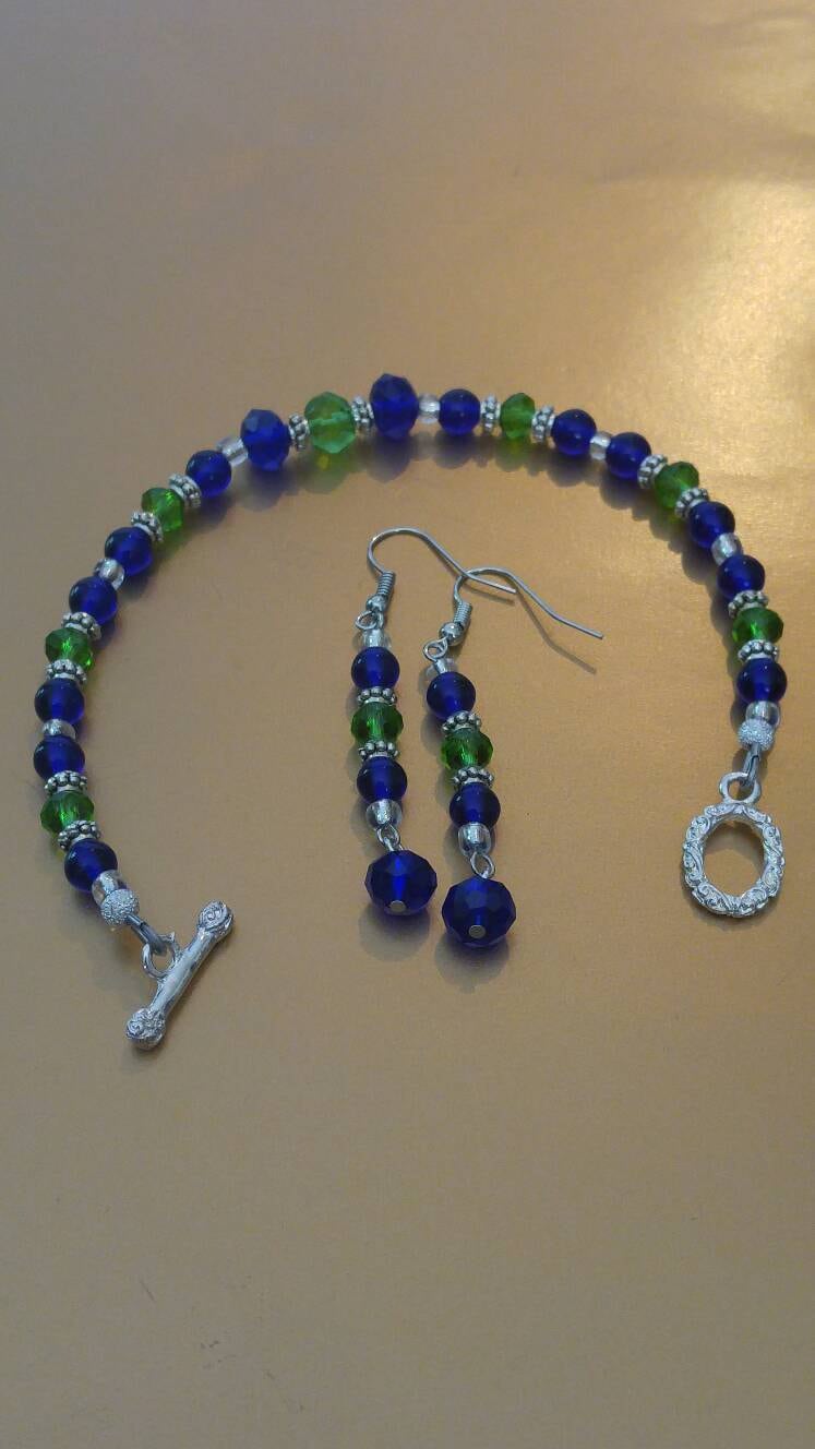 Seahawks Inspiriert Perlen Ohrringe Und Armband-Set Seahawks Inspiriert Perlen Ohrringe Und Armband-Set von MaidenMetalShop