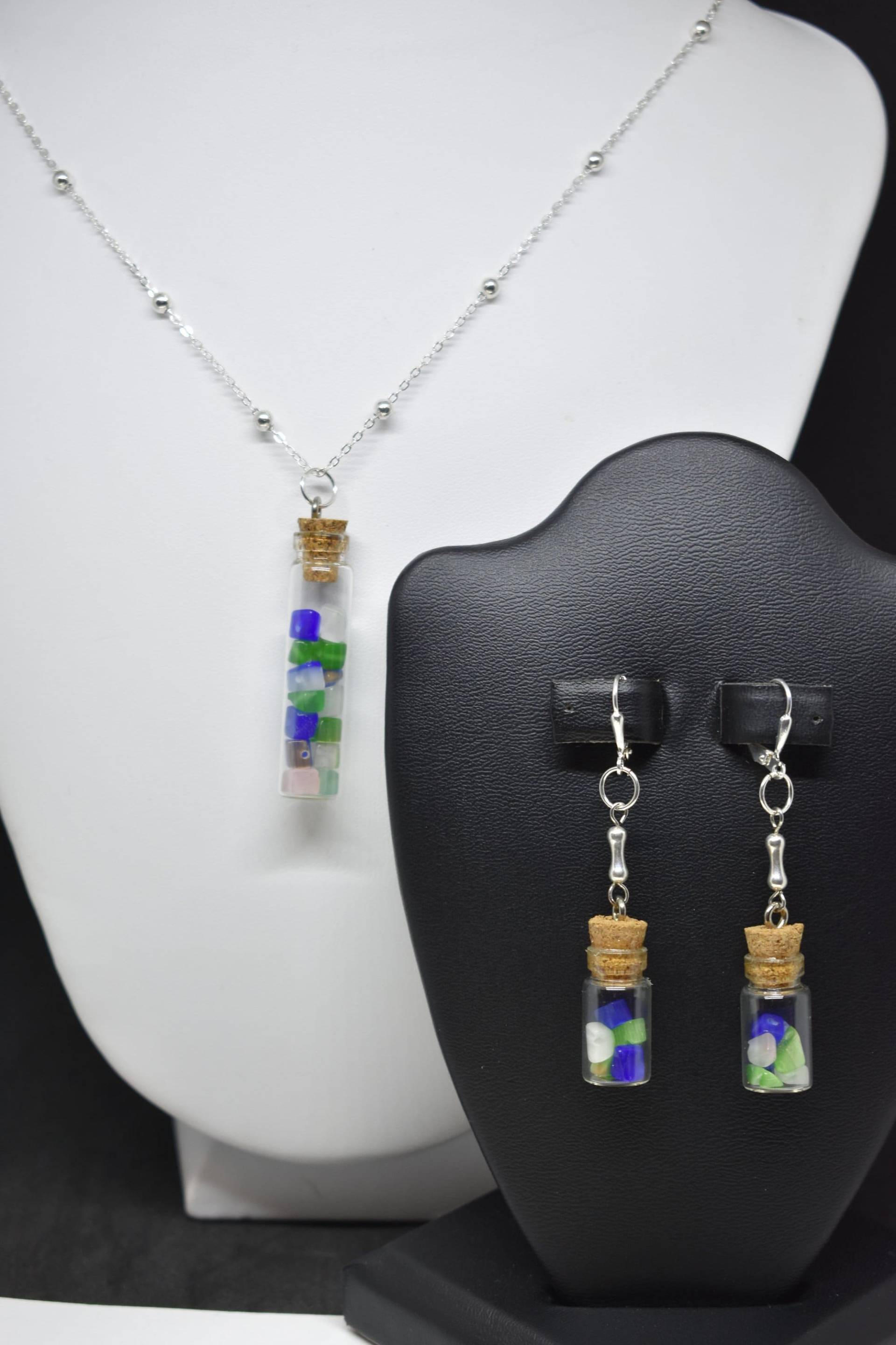 Seahawks-Team-Farben in Einer Flasche Halskette Und Ohrringe Set Seahawks-Team-Farben in Einer Flasche Halskette Und Ohrringe Set von MaidenMetalShop