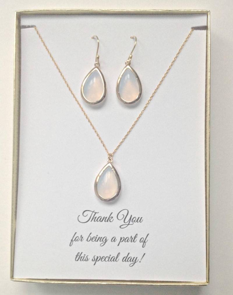 Weiß Opal Halskette Ohrring Set Gold Vermeil Brautjungfer Schmuck von MaidsAndTheBride