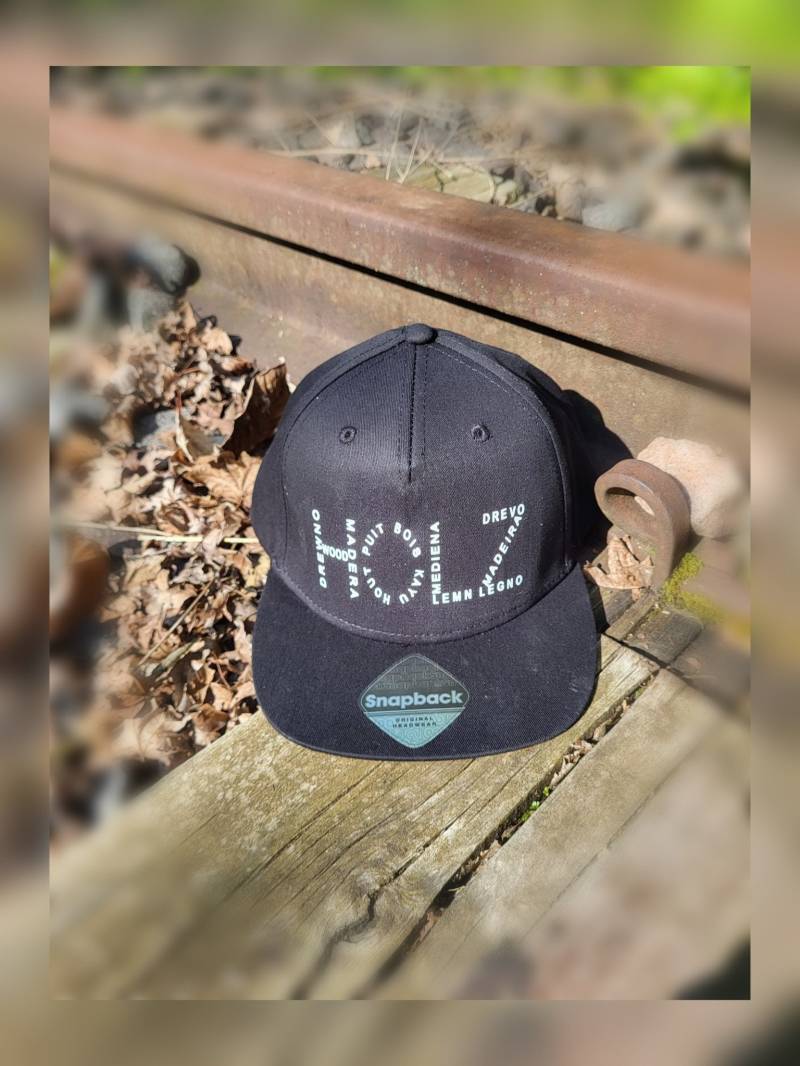 Snapback Unisex | Aufdruck Holz in Verschiedenen Sprachen Wald Outdoor Hobby Holzfäller Natur von MaikesDekowelt