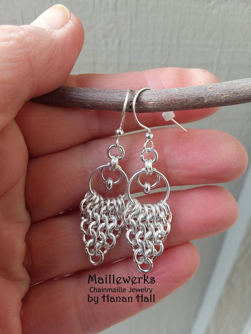 Kettenanhänger Chainmaille Ohrringe Renaissance Mittelalter Geometrisch Biker Mädchen Industrieschmuck Schmuck Hanan Hall Maillewerks von Maillewerks