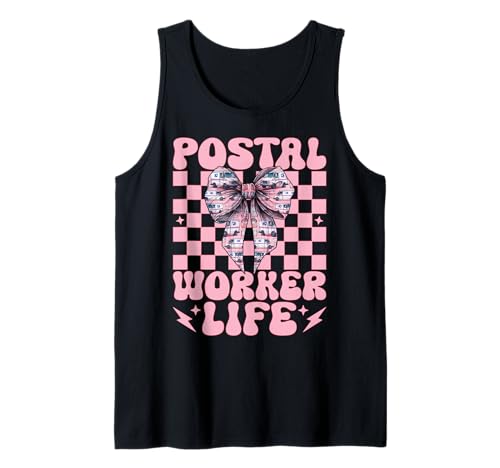 Postangestellter Life Mail Carrier Mail Lady Girl Mom Coquette Tank Top Postangestellter Life Mail Carrier Mail Lady Girl Mom Coquette Tank Top von Mailwomen Pink Coquette Bow Mail Carrier Gifts
