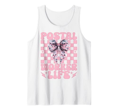 Postangestellter Life Mail Carrier Mail Lady Girl Mom Coquette Tank Top Postangestellter Life Mail Carrier Mail Lady Girl Mom Coquette Tank Top von Mailwomen Pink Coquette Bow Mail Carrier Gifts
