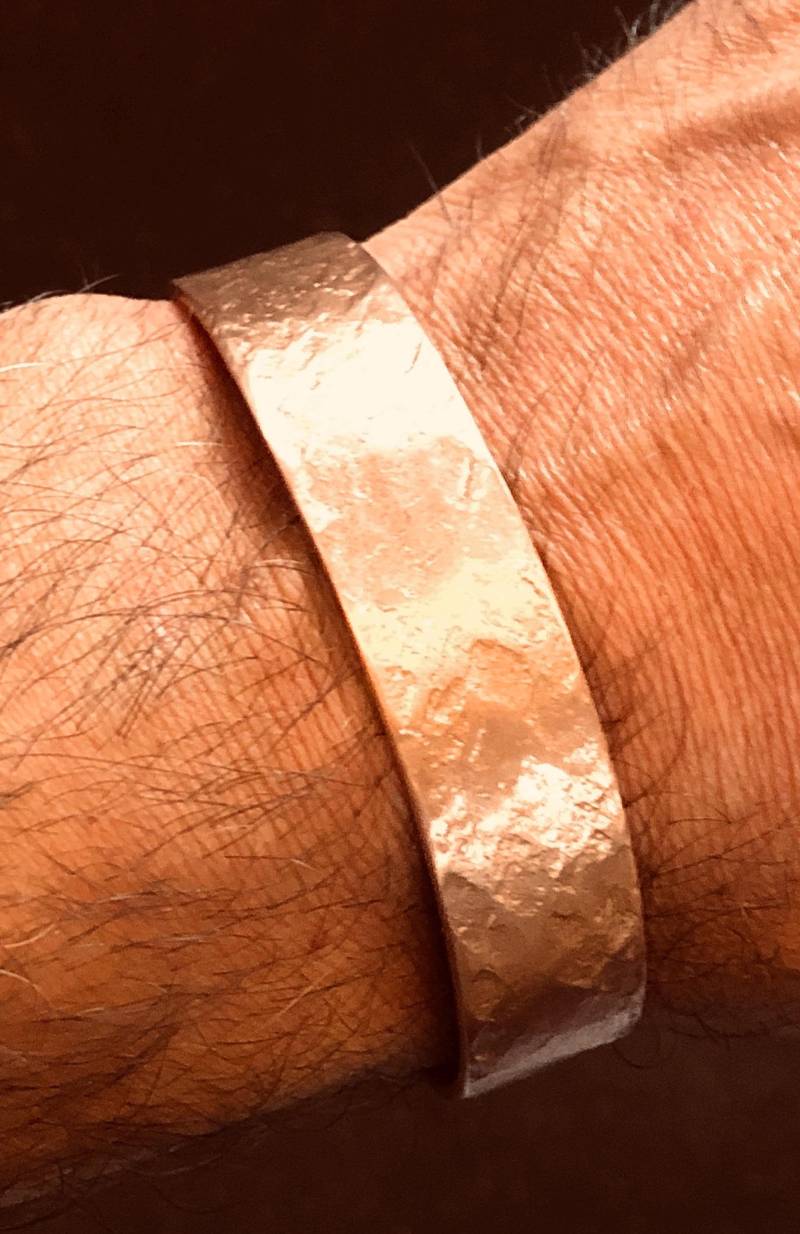 Kupferarmreif "Rustikal" Breit, Armspange Armband Geschmiedet/Copper Bracelet Rustic Pattern von MainSilberWerk