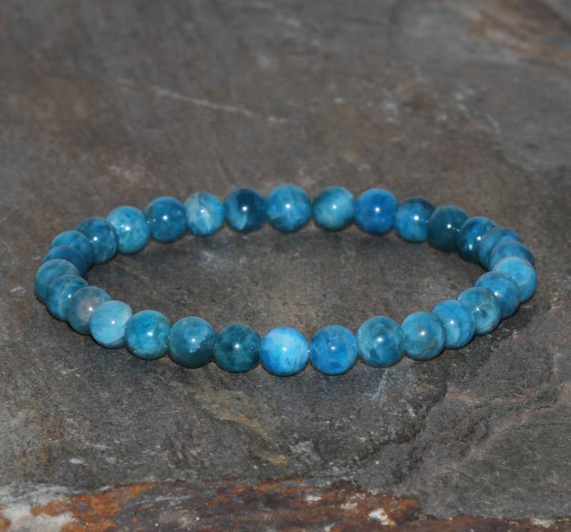 5, 5 Mm Natürliches Blaues Apatit Perlen Armband von MainaShiki