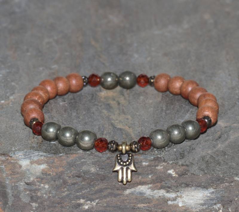 6mm Sandelholz, Pyrit Und 4mm Facettierte Pyrop Granat Armband Bronze Hamsa Edelstein Perlen Unisex Schutz von MainaShiki