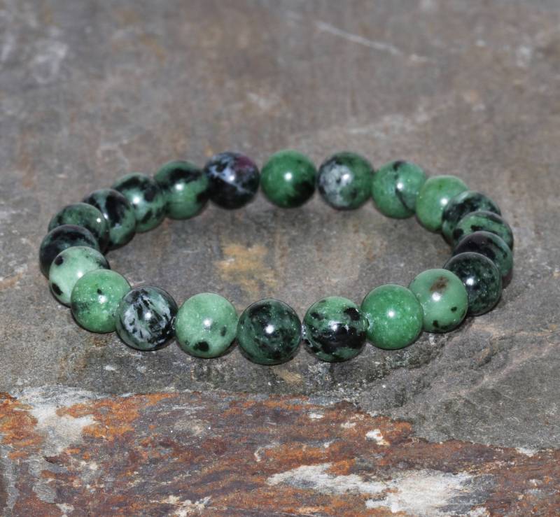 8mm Natürliche Rubin-Zoisit Armband, Handgemachte Anyolit, Perlen Edelstein-Armband, Rote Rubin in Grün Zoisit Armband Stacking von MainaShiki