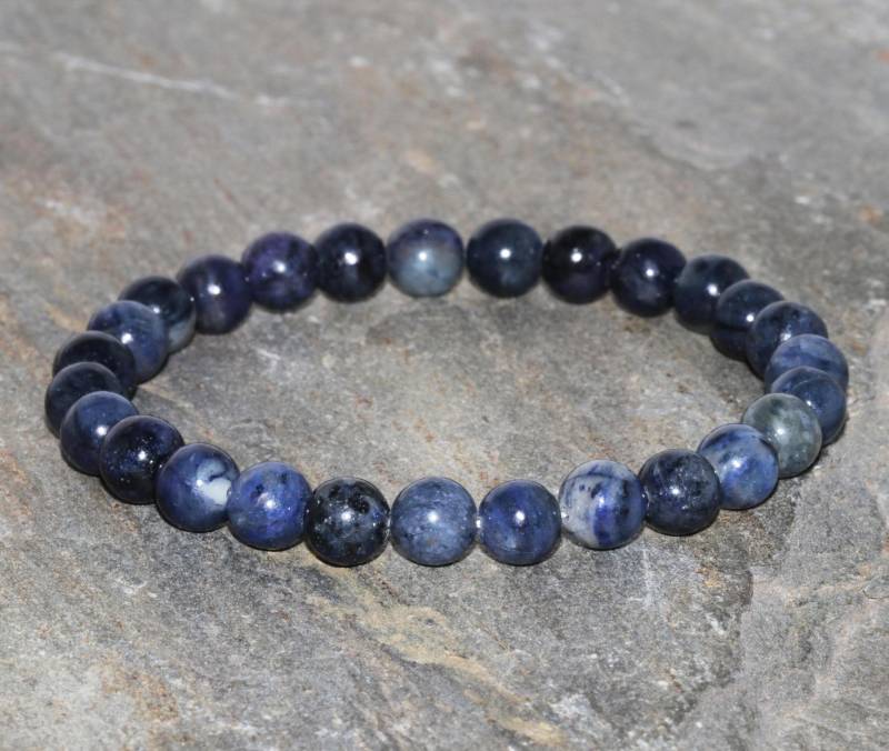 Sodalith Perlen Armband, 6mm Dunkel Schmuck, Hals-Chakra, Meditation Mala Edelsteinarmband, Emf Protection-Selbstvertrauen von MainaShiki