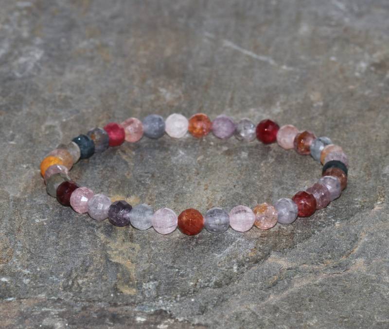 Spinell Perlen Armband Handmade Grade Aaa Dainty Multicolor Facettierte Rondelle 5 Mm Stacking Edelstein von MainaShiki