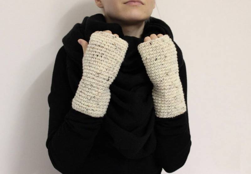 Creme Dicke Gehäkelte Fingerlose Handschuhe, Handstulpen Aus Wolle von Maiook