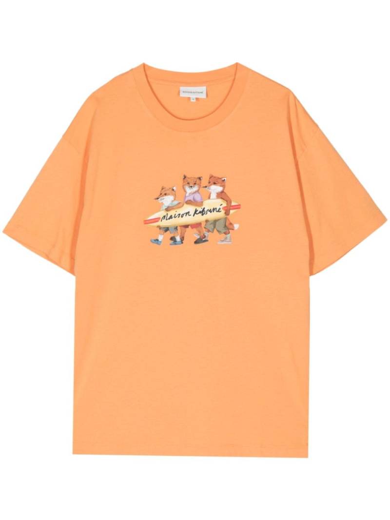 Maison Kitsuné Surfing Foxes T-Shirt - Orange von Maison Kitsuné