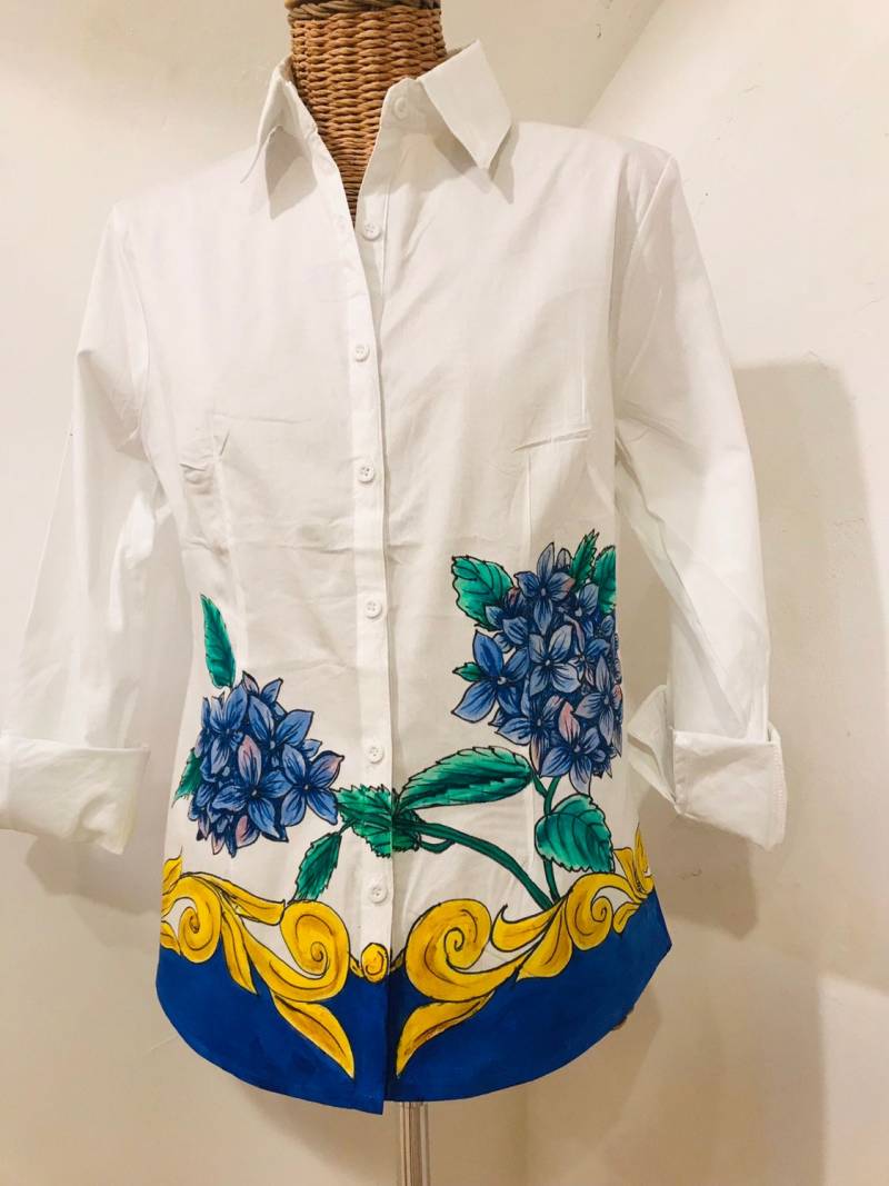 Hand Bemalt Bluse Mit Hortensien Hand Bemalt Bluse Mit Hortensien von MaisonGrimaldi