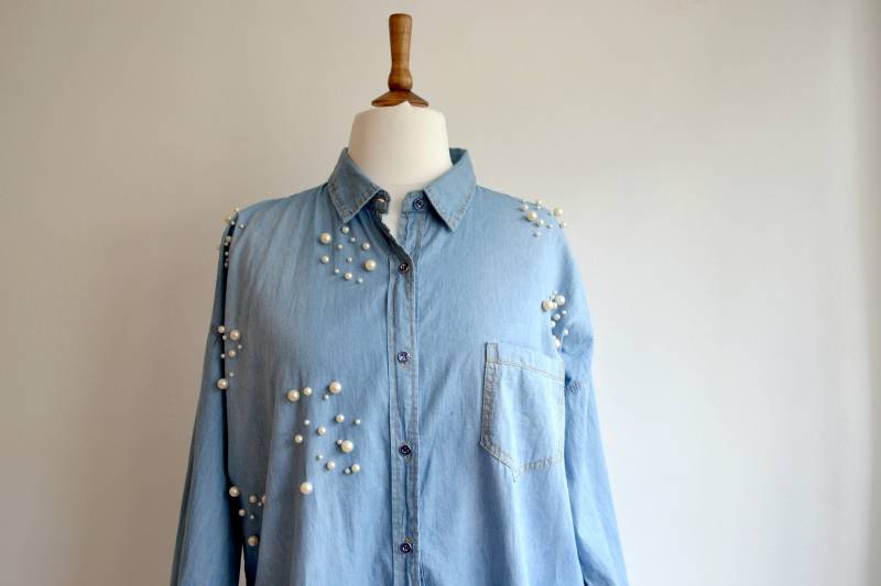 Boston - Besticktes Hemd-Kleid Mit Perlen Plus Size von MaisonLaita