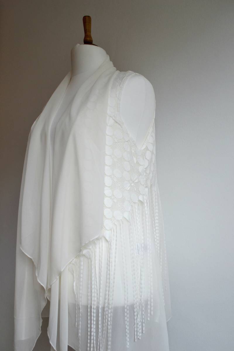 Coachella - Ärmellose Weste in Dentelles & Fransen von MaisonLaita