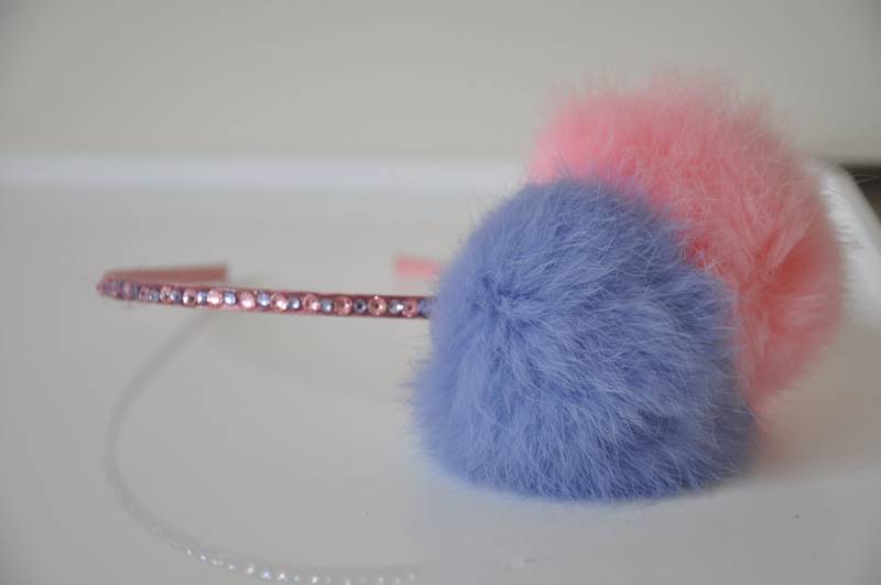 Prinzessin Rosa Und Lila Pelz Pom Maisypuffs Stirnband Mit Swarovski Kristallen Prinzessin Rosa Und Lila Pelz Pom Maisypuffs Stirnband Mit Swarovski Kristallen von MaisyPuffs