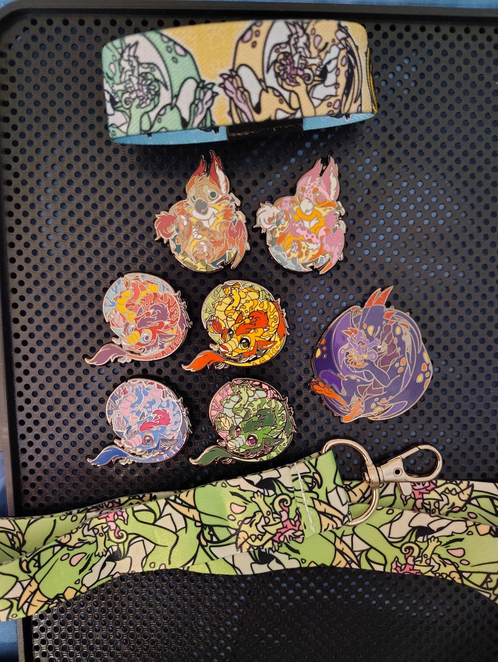 10 Pin Drachenpaket| Fursona Stifte | Griffin, Mythical, Muttertag, Lanyard, Armband, Furry Enamel Pins 10 Pin Drachenpaket| Fursona Stifte | Griffin, Mythical, Muttertag, Lanyard, Armband, Furry Enamel Pins von Maitrevoleur