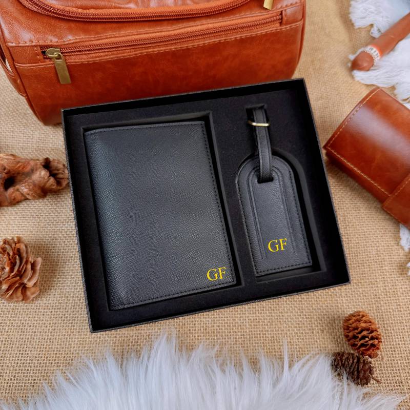 Personalized Leather Passport Holder Gift Set, Custom For Traveler, Monogram Case Women, Honeymoon Gift, Christmas von MajWY1