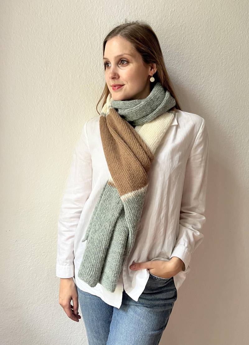 Alpakaschal Seide Flauschig Und Edel, Weicher Wärmender Schal Aus Alpakawolle Gestrickt in Salbeigrün Cremeweiss Natur Braun von MajaCelineDE