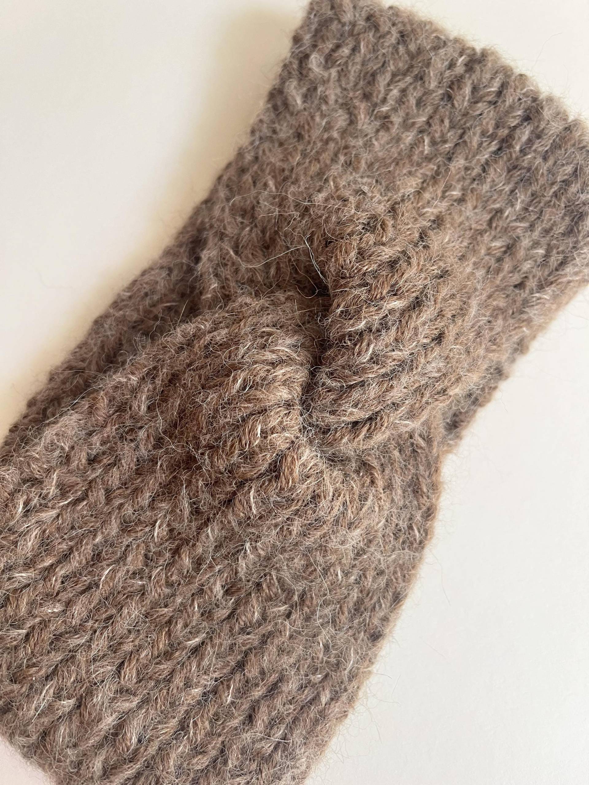 Knotenstirnband in Mandel Alpakawolle Stirnband Handgestrickt Seide Sehr Warm Und Flauschig Weich von MajaCelineDE