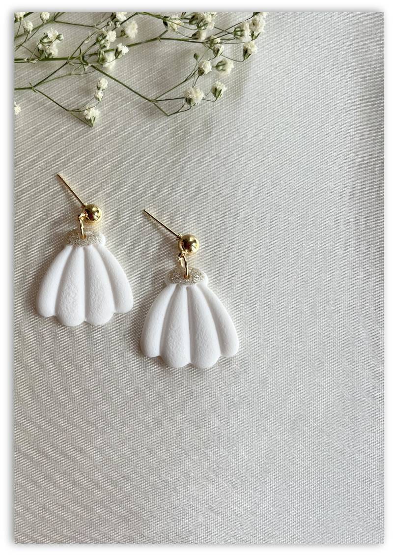 Polymer Clay Ohrring Ilona Mit Goldglitzer Und Resin von MajaCelineDE