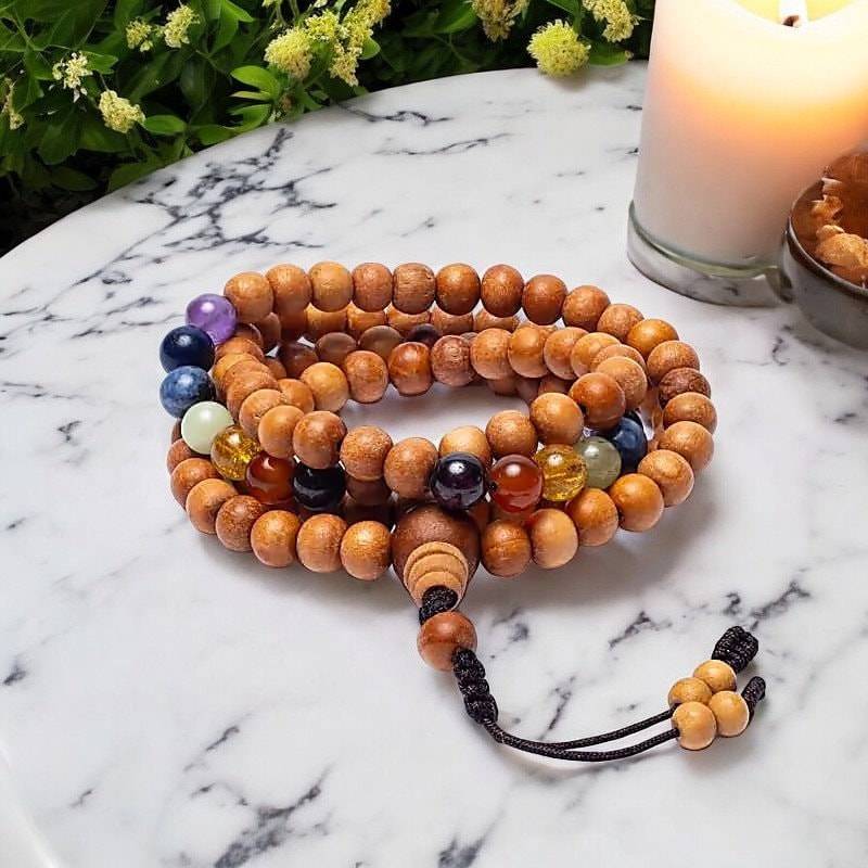 Handmade Chakra Mala Kadamwood - 7 Chakra Stone Kadam Wooden Beads Amethyst Lapis Lazuli Iolite Peridot Citrine Agate Garnet von MajasGeschenkladen