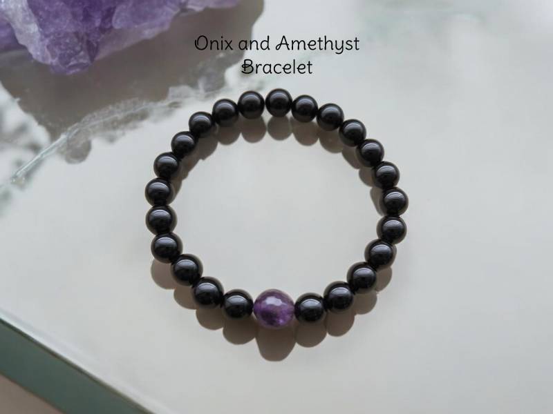 Unisex - Armband Aus Onyx Und Amethyst Handgefertigter Energie-Schmuck Als Geschenk Für Positive Schwingungen von MajasGeschenkladen