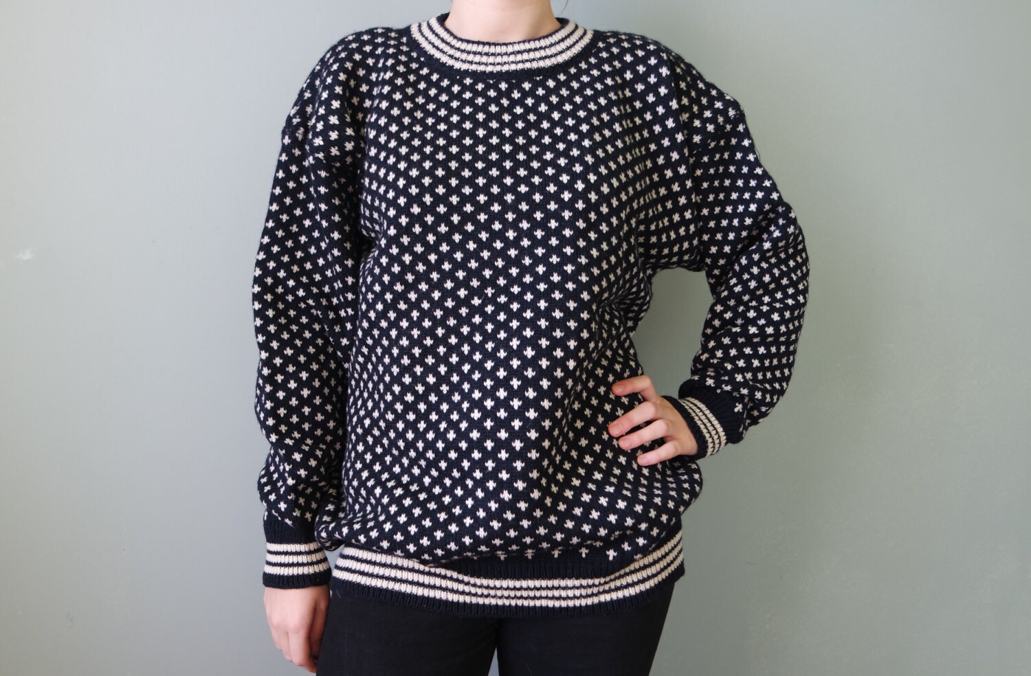 Vintage Warm Sweater Blau Und Weiß Polka Dot Pullover Gemütliche Unisex Dunkel Vintage Warm Sweater Blau Und Weiß Polka Dot Pullover Gemütliche Unisex Dunkel von MajesticOwlet