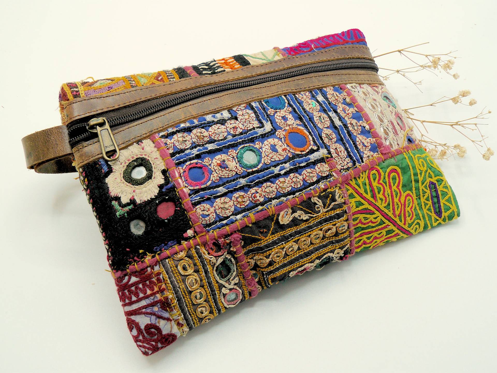 Handgefertigte Reissverschlussbeutel Mit Seitlichem Griff, Einzigartiges Design, Reiseutensilien, Rajasthani-Beutel, Kelim-Beutel, Geschenk von MajimePalma