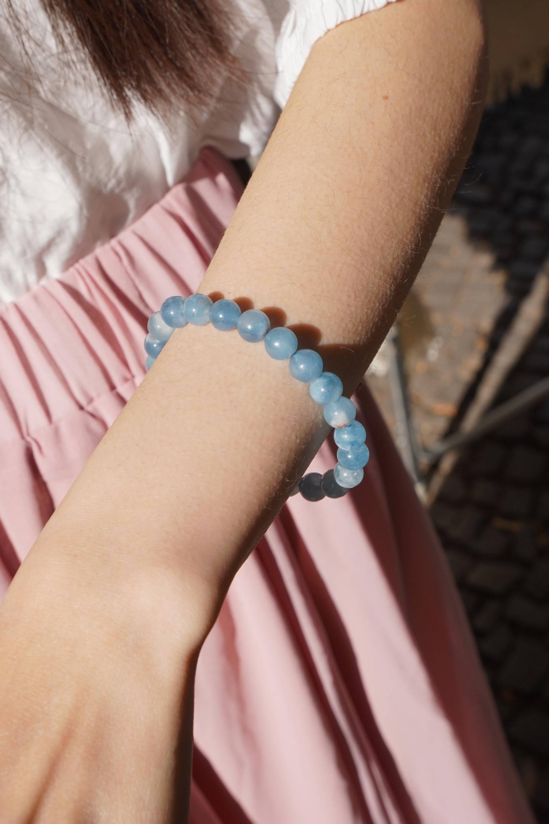 Aquamarin Perlenarmband Edelstein Naturstein Armband Handgefertigt Handgemacht Blau von MakaMokaEnergy