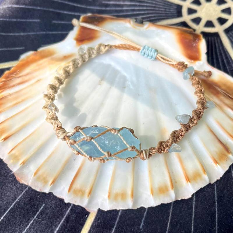 Küstenbrise - Makramee Armband Edelstein Aquamarin Handgefertigtes von MakaMokaEnergy