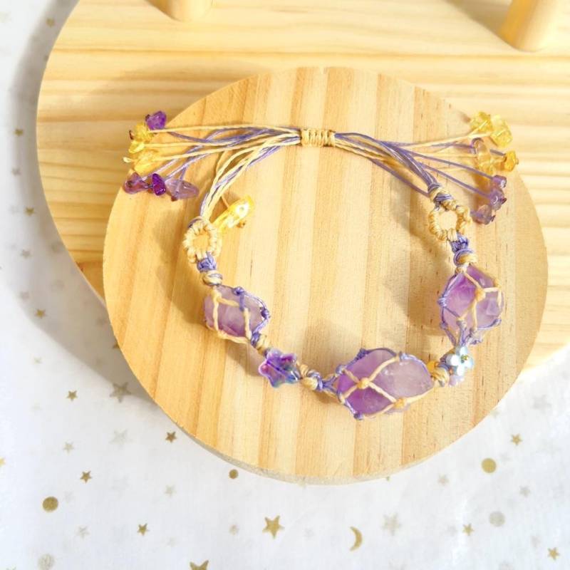 Symphonie - Makramee Edelstein Armband Mit Amethyst Handgemacht Lila Gelb Symphonie - Makramee Edelstein Armband Mit Amethyst Handgemacht Lila Gelb von MakaMokaEnergy