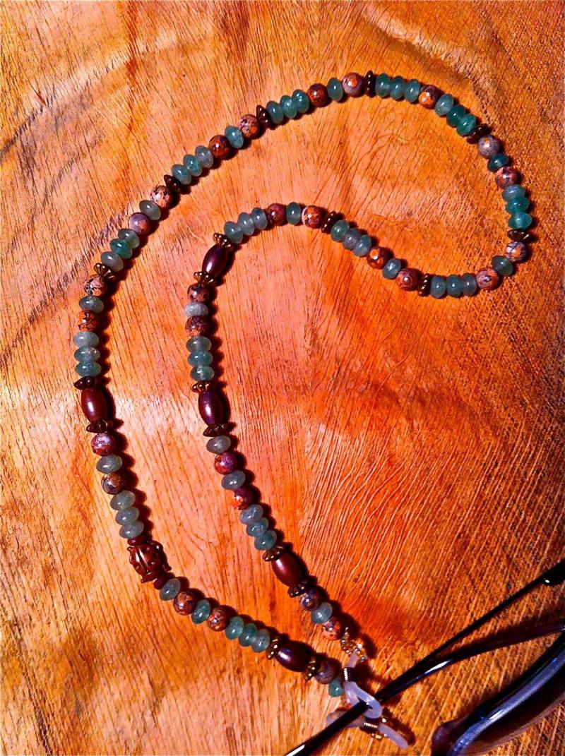 Grüner Aventurin, Roter Leopard Jaspis Und Messing Marienkäfer Lanyard Brillenhalter von Makalapua