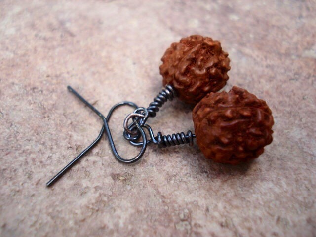 Rudraksha Samen Ohrhänger Spiritueller Yoga Schmuck von MakeMeSmileJewelry