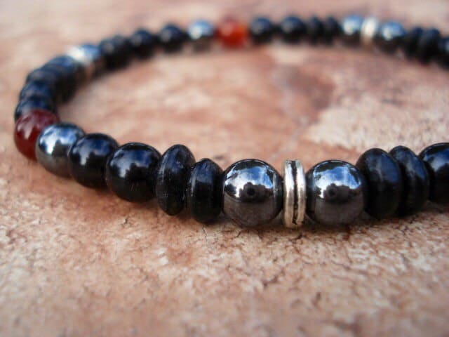 Schwarzer Onyx & Hämatit Armband Holz Akzent Stretch Armband von MakeMeSmileJewelry