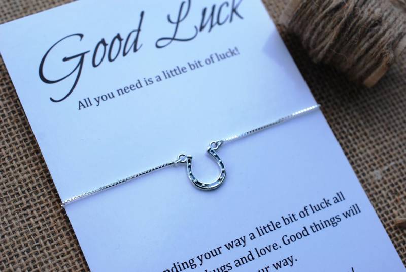 Hufeisen Armband Good Luck Card Sterling Silber Charm Freundschaftsarmband Make A Wish Inspirational von MakeaWishXO