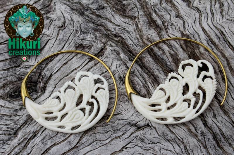 Knochen-Ohrringe, Stammes-Ohrringe, Festival-Ohrringe, Handgeschnitzte Knochen-Ohrringe, Messing-Ohrringe, Messing-Ohrringe Knochen-Ohrringe, Stammes-Ohrringe, Festival-Ohrringe, Handgeschnitzte Knochen-Ohrringe, Messing-Ohrringe, Messing-Ohrringe von Makembaboutique