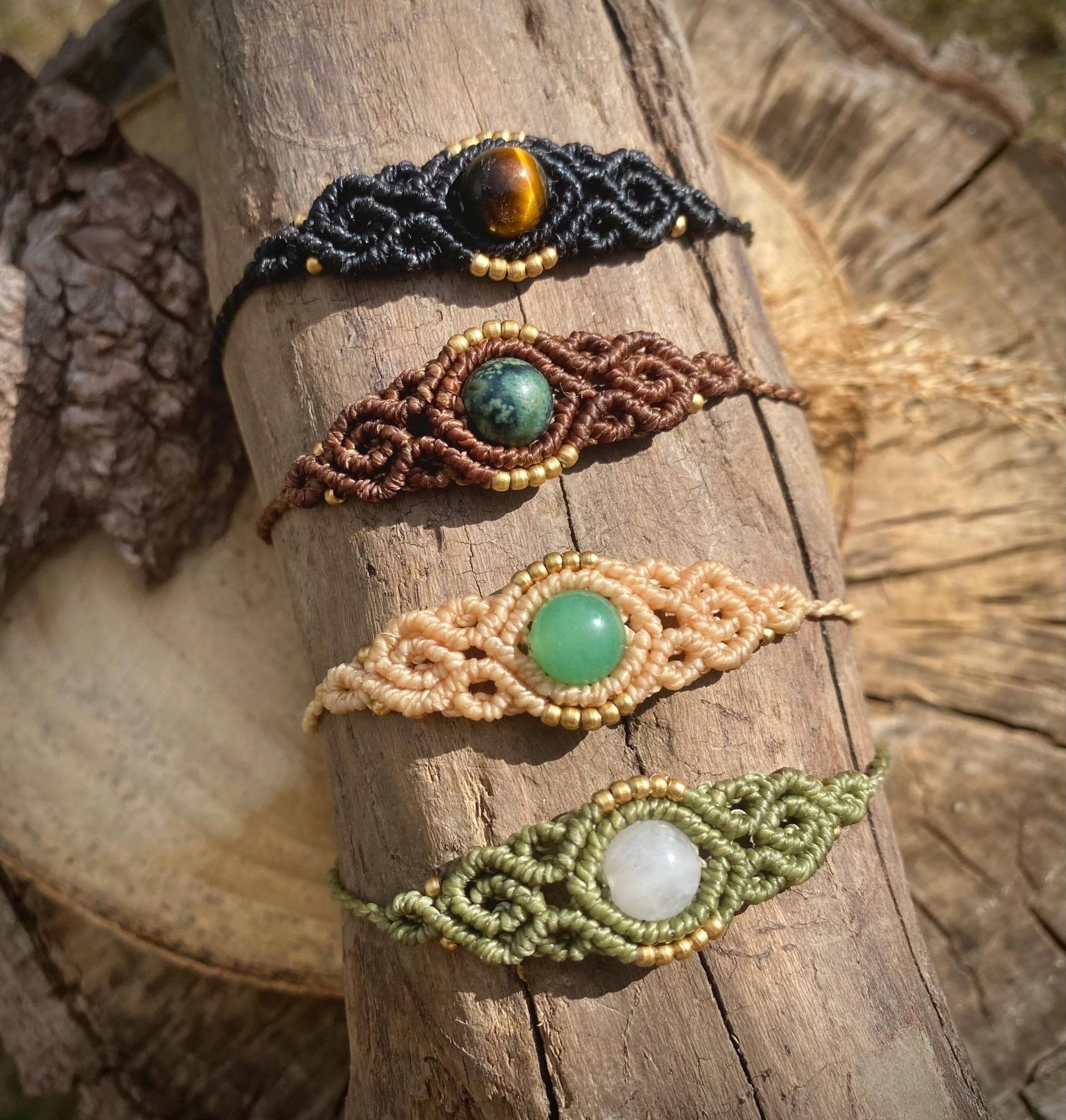 Elegantes Makramee Perlenarmband Boho von MakraSpiritDesigns