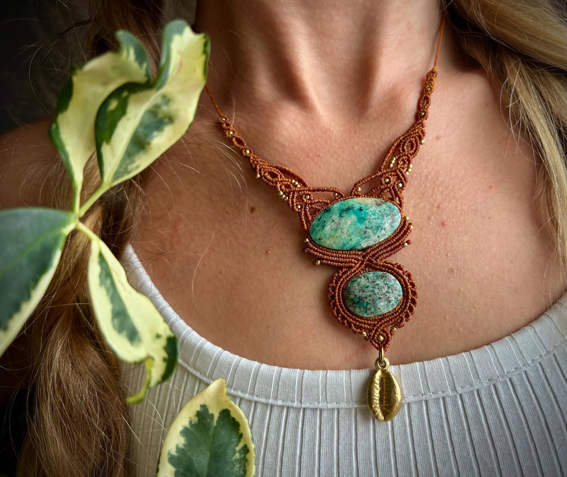 Mikromakramee Kette Kauri-Kollektion Dioptas Edelsteine Boho von MakraSpiritDesigns