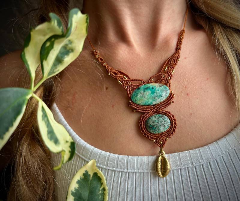 Mikromakramee Kette Kauri-Kollektion Dioptas Edelsteine Boho von MakraSpiritDesigns