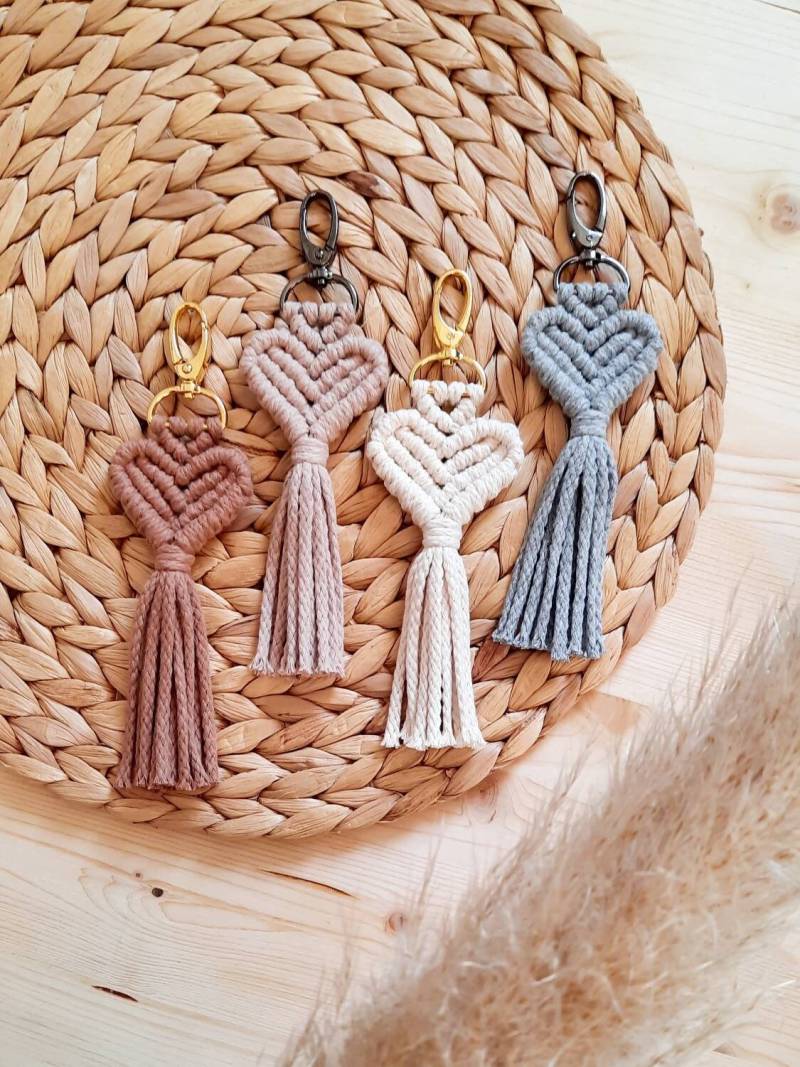 Makramee Schlüsselanhänger/Herzanhänger Herzchen Boho Anhänger Makramee Schlüsselanhänger/Herzanhänger Herzchen Boho Anhänger von Makralyptus