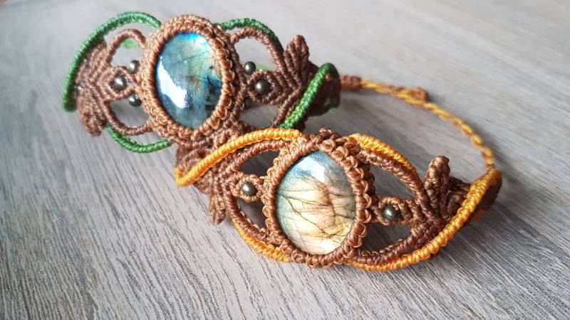 Makrameearmband "Waldelfe"Mit Labradorit Blättergoahandmadeedelstein von Makramaedchen