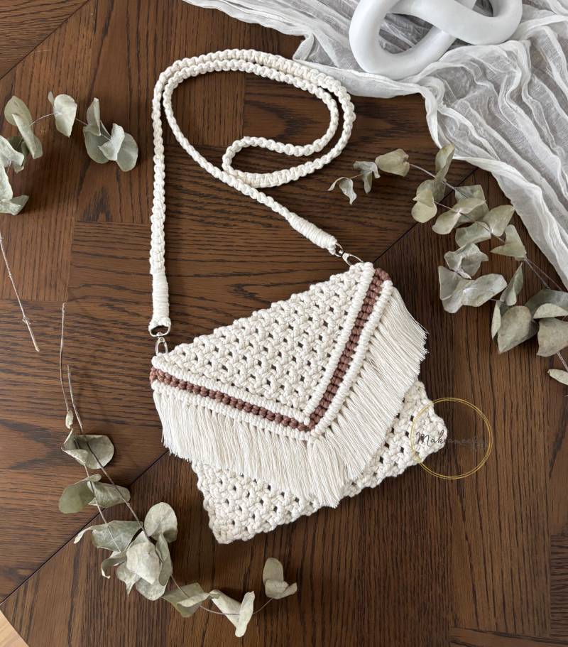Handgemachte Makramee Umhängetasche - Boho Tasche Mit Fransen von Makramee2u