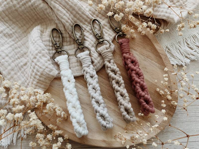 Makramee Schlüsselanhänger -Floy - || Geschenkidee Boho von Makrameearina